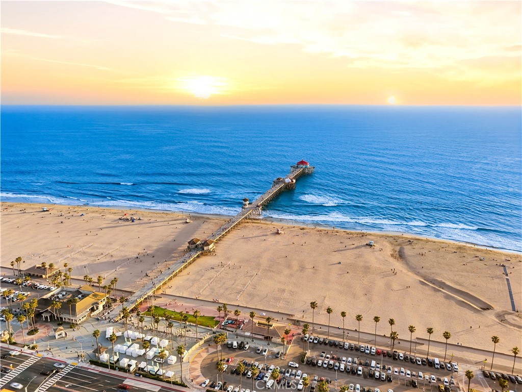 https://media.crmls.org/medias/bee88b90-7c70-42f3-9b3f-5d6d65f1aafc.jpg?preset=X-Large