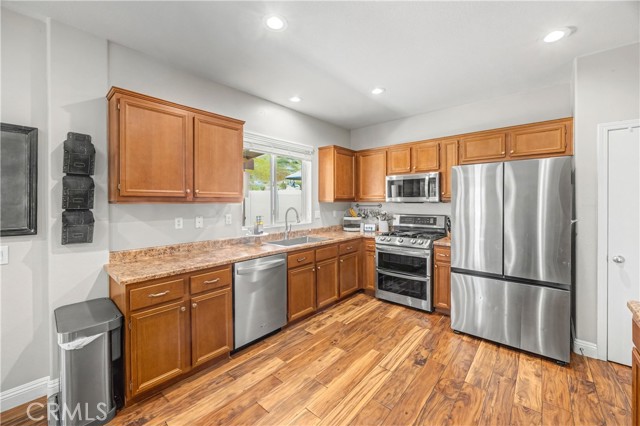 Detail Gallery Image 10 of 34 For 115 Festive Ct, Beaumont,  CA 92223 - 3 Beds | 2/1 Baths