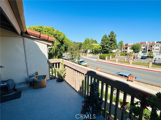 Livingroom Balcony