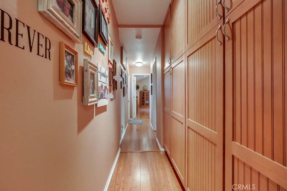 https://media.crmls.org/medias/bee97042-288e-4997-8312-4afcc9a9a746.jpg?preset=X-Large