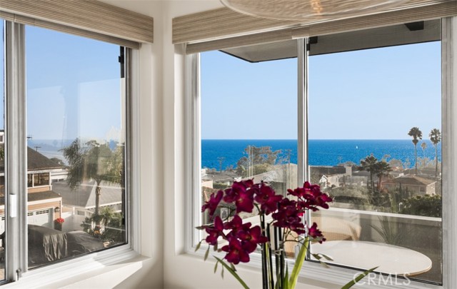 Detail Gallery Image 8 of 46 For 284 Chiquita, Laguna Beach,  CA 92651 - 4 Beds | 2/2 Baths