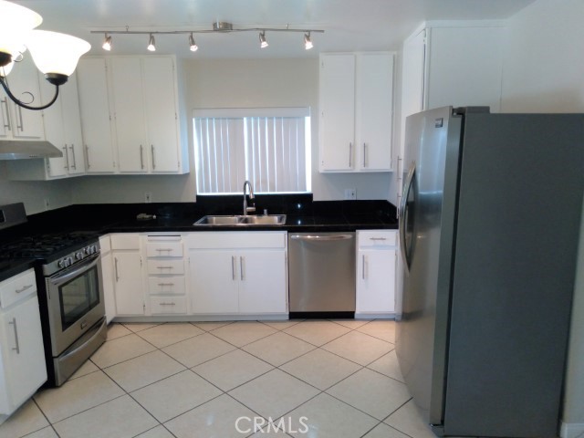 1927 Cloverfield BLVD Unit: 2