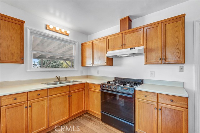 7607 Greg Avenue, Sun Valley CA: https://media.crmls.org/medias/bee9bdd6-cef6-4544-bbdf-d7a3f332e2a7.jpg