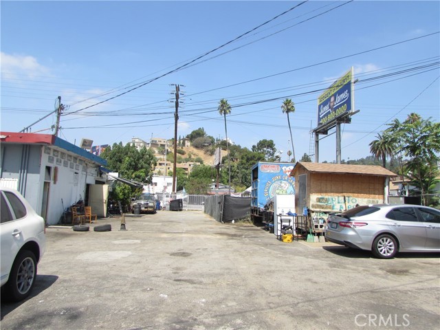 Image 44 of 50 For 3900 Figueroa