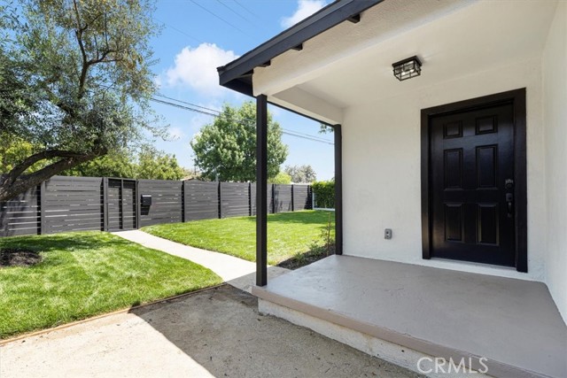 Detail Gallery Image 3 of 26 For 14822 Saticoy St, Van Nuys,  CA 91405 - 2 Beds | 1 Baths