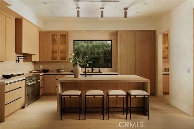 6 Bed Home for Sale in Sherman Oaks, California