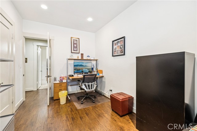 Detail Gallery Image 35 of 58 For 13621 Erwin St, Van Nuys,  CA 91401 - 4 Beds | 3 Baths