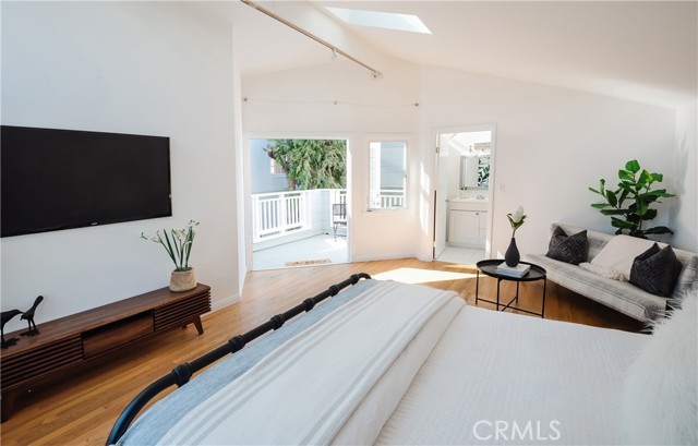 400 7th Street, Manhattan Beach, California 90266, 4 Bedrooms Bedrooms, ,1 BathroomBathrooms,Residential,Sold,7th,SB21205031