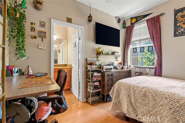 Detail Gallery Image 21 of 41 For 24014 Bridgeport Ln #42,  Valencia,  CA 91355 - 3 Beds | 3 Baths