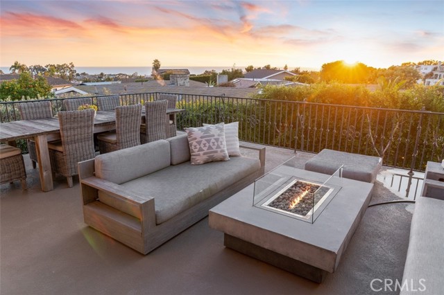 Detail Gallery Image 47 of 68 For 420 De Sola Ter, Corona Del Mar,  CA 92625 - 4 Beds | 2/2 Baths
