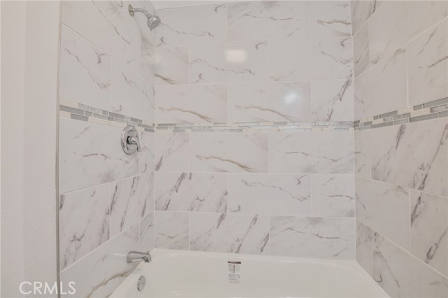 9218 Hooper Avenue, Los Angeles CA: https://media.crmls.org/medias/beef2c28-735e-414b-be02-5a1aec3a9b52.jpg