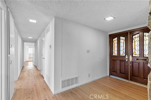 Detail Gallery Image 19 of 63 For 9960 Milburn, Sun Valley,  CA 91352 - 4 Beds | 2 Baths