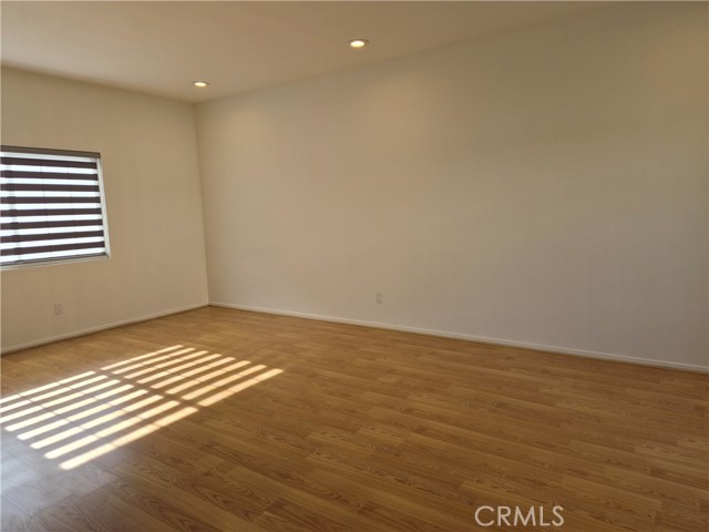 Detail Gallery Image 16 of 33 For 7615 Glade Ave #115,  Canoga Park,  CA 91304 - 3 Beds | 2/1 Baths
