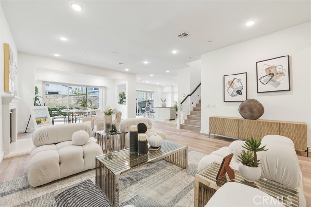 Detail Gallery Image 18 of 65 For 218 Geyser, Irvine,  CA 92618 - 4 Beds | 4/1 Baths