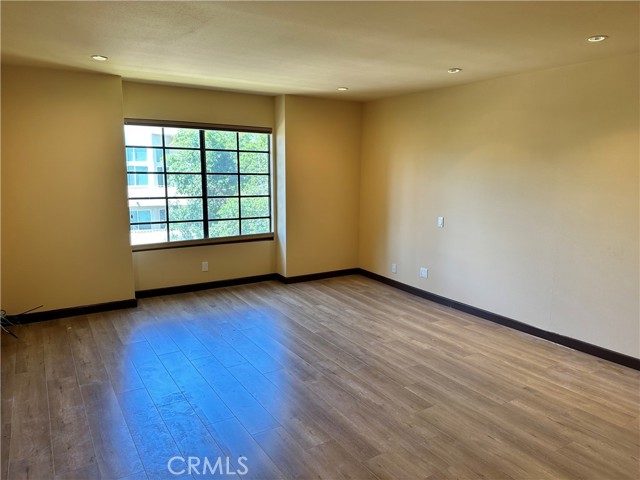 Detail Gallery Image 15 of 31 For 14560 Benefit St #301,  Sherman Oaks,  CA 91403 - 2 Beds | 2 Baths