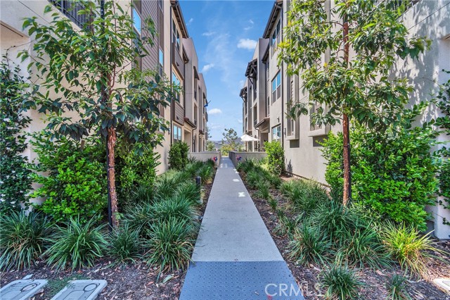 Detail Gallery Image 3 of 30 For 1200 Lasso #105,  Rancho Mission Viejo,  CA 92675 - 2 Beds | 2 Baths