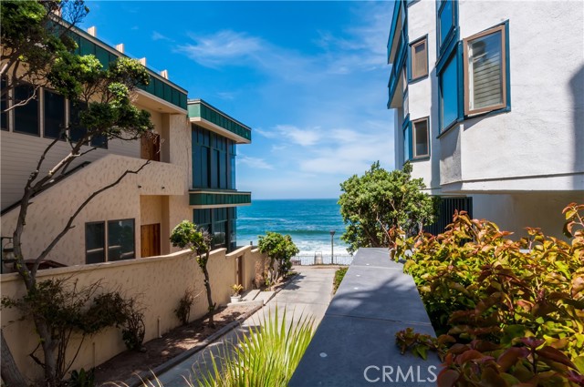 Detail Gallery Image 15 of 15 For 575 Esplanade #302,  Redondo Beach,  CA 90277 - 3 Beds | 2 Baths