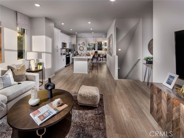 Detail Gallery Image 8 of 17 For 1458 Stratus Dr, Pomona,  CA 91768 - 3 Beds | 3/1 Baths