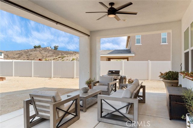 17042 Meteor Way, Riverside CA: https://media.crmls.org/medias/bef3277a-5a4e-433f-bb38-e5d3a7eba208.jpg