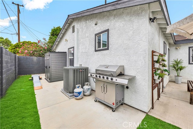 2218 S Linda Way, Santa Ana CA: https://media.crmls.org/medias/bef4d015-004f-491f-823b-9bd4ca02d4e7.jpg