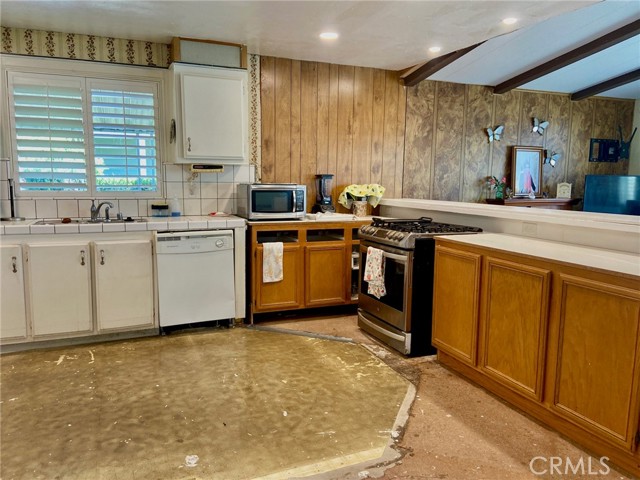 15111 Pipeline Avenue, Chino Hills CA: https://media.crmls.org/medias/bef5951f-40f3-4dc0-922d-2b4fec1304ad.jpg