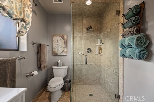 Detail Gallery Image 27 of 47 For 6001 Meadow Glen, Bakersfield,  CA 93306 - 3 Beds | 2 Baths