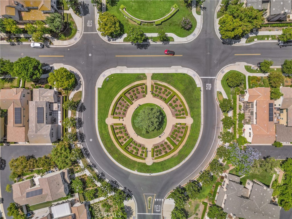 https://media.crmls.org/medias/bef5b439-eac7-4f5f-b47f-0a1ecf180647.jpg?preset=X-Large