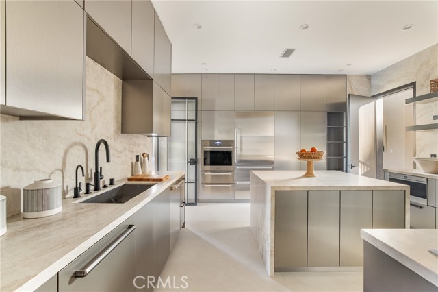 24255 Bridle Trail Road, Hidden Hills CA: https://media.crmls.org/medias/bef6f253-62ba-47a3-a0b3-2a1ac5636b98.jpg