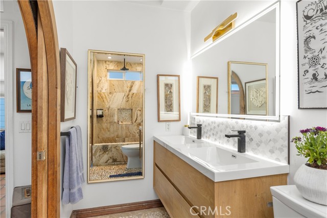 Detail Gallery Image 20 of 35 For 106 31st St, Newport Beach,  CA 92663 - 5 Beds | 3 Baths