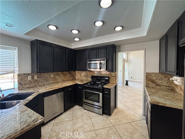 12438 Brewster Drive, Moreno Valley CA: https://media.crmls.org/medias/bef77109-b8dc-49ad-b1e1-a847fbe87431.jpg