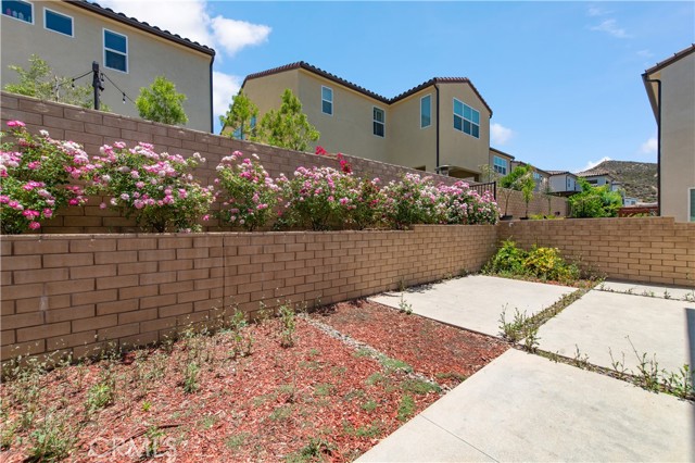 19256 Merryweather Drive, Canyon Country CA: https://media.crmls.org/medias/bef8d3ab-0db7-426a-b805-51d52f6ea920.jpg
