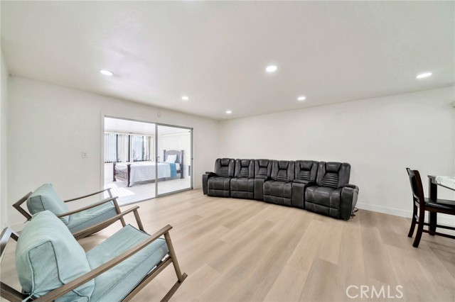 17121 Granada Lane, Huntington Beach CA: https://media.crmls.org/medias/befb6c3b-ff6a-4bc2-97a2-694924aeff8b.jpg