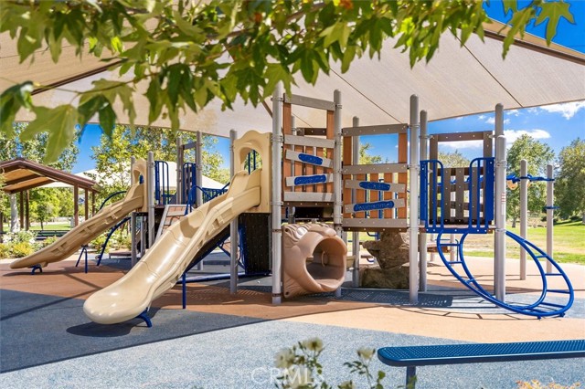 28230 Evergreen Lane, Saugus CA: https://media.crmls.org/medias/befd28bc-ffa5-4ed2-84b6-fdbb1aa55f84.jpg