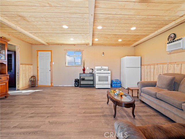 Detail Gallery Image 4 of 20 For 500 Rodeo Rd, Lucerne Valley,  CA 92356 - 2 Beds | 1 Baths