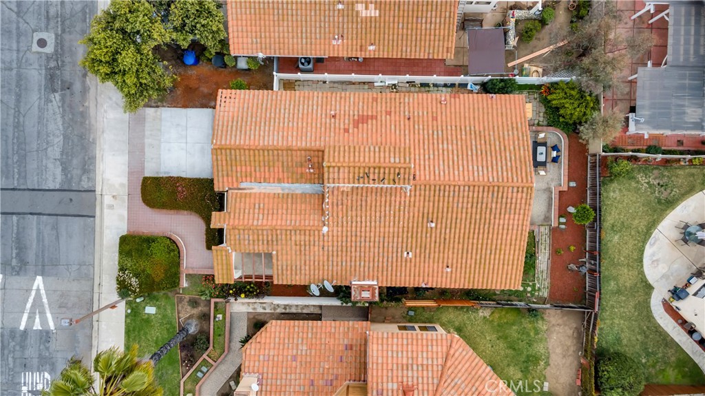 https://media.crmls.org/medias/befd9aec-aac8-4a32-990e-d0a2c3ff5b0d.jpg?preset=X-Large