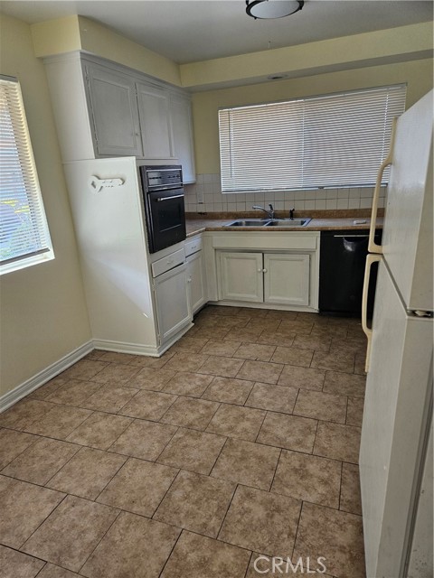 15312 S Normandie Avenue, Gardena CA: https://media.crmls.org/medias/befdb1d0-6d70-49b6-86ca-3047ec745a43.jpg