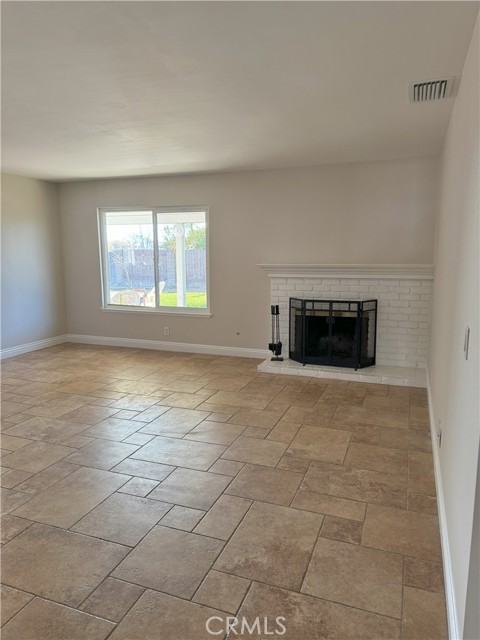 1112 Coronado Street, Upland CA: https://media.crmls.org/medias/befe4916-7082-41c1-a803-a6ac85886cc3.jpg