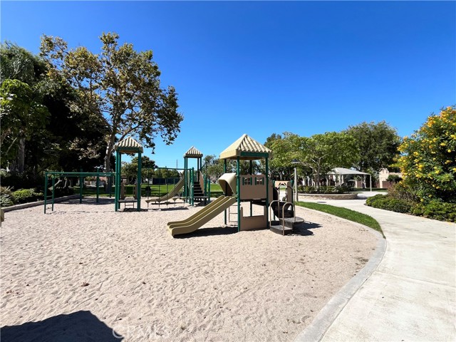 Detail Gallery Image 25 of 25 For 17601 Manchester Ave, Irvine,  CA 92614 - 4 Beds | 2 Baths