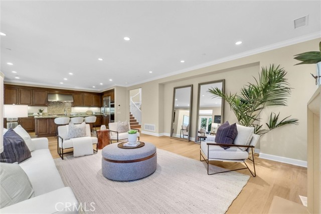 Detail Gallery Image 11 of 74 For 36 Royal Grove, Irvine,  CA 92620 - 4 Beds | 4 Baths