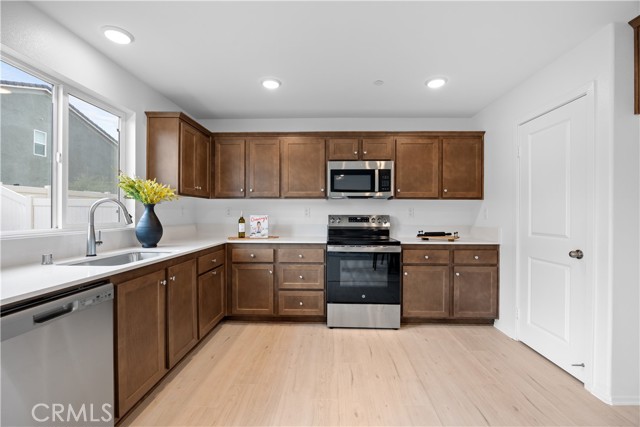 Detail Gallery Image 6 of 27 For 2168 Redwood Ln, Banning,  CA 92220 - 3 Beds | 2/1 Baths
