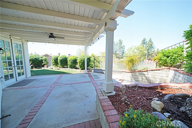 28321 Evergreen Lane, Saugus CA: https://media.crmls.org/medias/bf002a07-9bf1-4f44-8c4c-ad260cb693fc.jpg