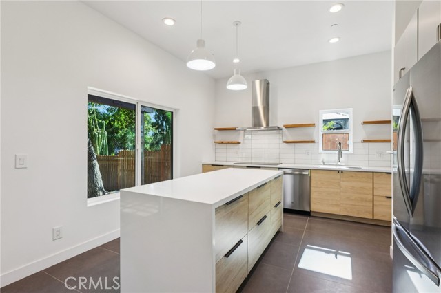 6950 Beckett Street, Tujunga CA: https://media.crmls.org/medias/bf0093c1-e80e-4e13-9b1d-ab2e5164cd69.jpg