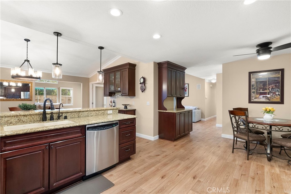 MLS #OC25233783 image #11