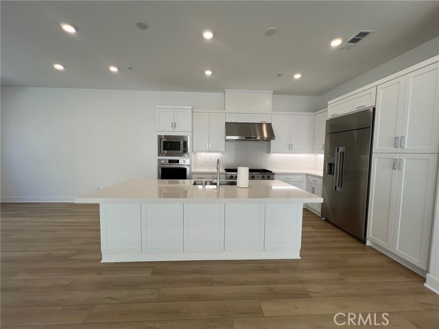 179 Sawbuck, Irvine CA: https://media.crmls.org/medias/bf01b6af-46b7-4a5e-855f-2a463f2325b5.jpg