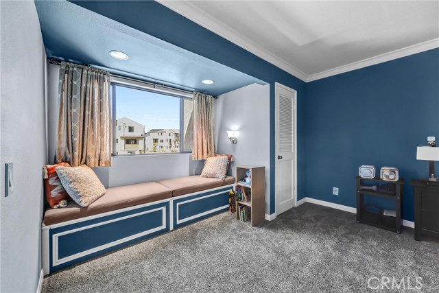 Detail Gallery Image 22 of 35 For 984 W Riverside Dr, Burbank,  CA 91506 - 3 Beds | 3 Baths