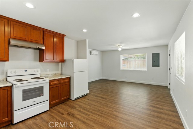 4041 57TH STREET, Sacramento CA: https://media.crmls.org/medias/bf01f1d8-156b-4c30-8506-dd0f87e42ded.jpg