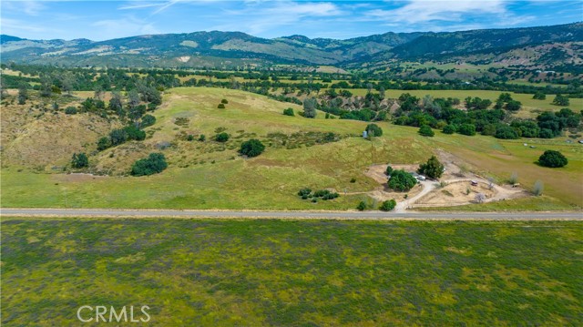 Detail Gallery Image 7 of 41 For 70331 Vineyard Canyon Rd., Parkfield,  CA 93451 - 4 Beds | 2 Baths