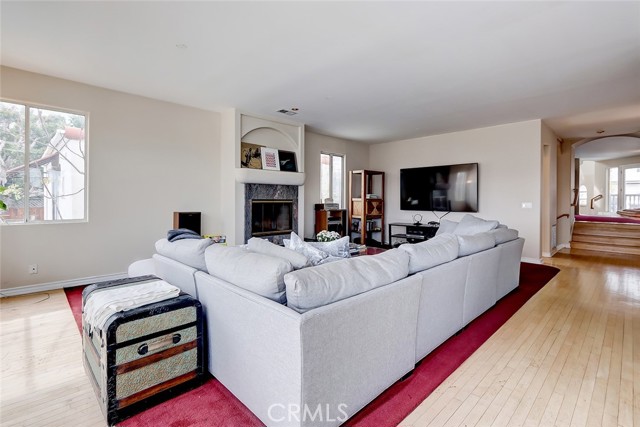 1936 Loma Drive, Hermosa Beach, California 90254, 3 Bedrooms Bedrooms, ,3 BathroomsBathrooms,Residential,Sold,Loma,SB21238629