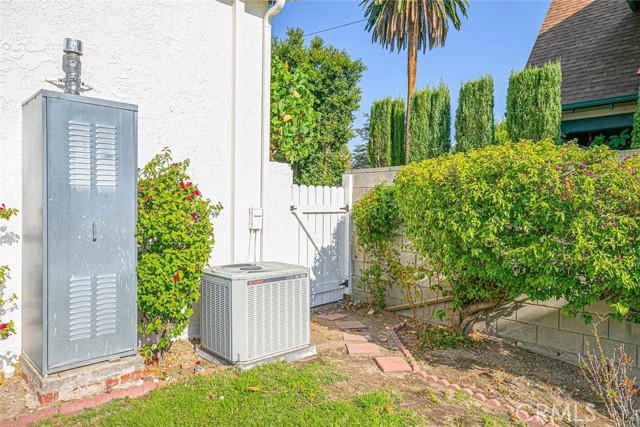 Detail Gallery Image 52 of 56 For 1606 Bel Aire Dr, Glendale,  CA 91201 - 2 Beds | 1 Baths