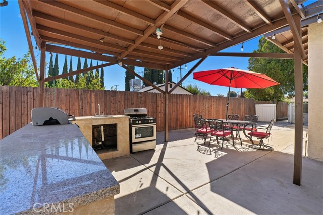 7958 Tampa Ave, Reseda CA: https://media.crmls.org/medias/bf03b3a7-850c-4b7f-8e3d-0450c44a301c.jpg